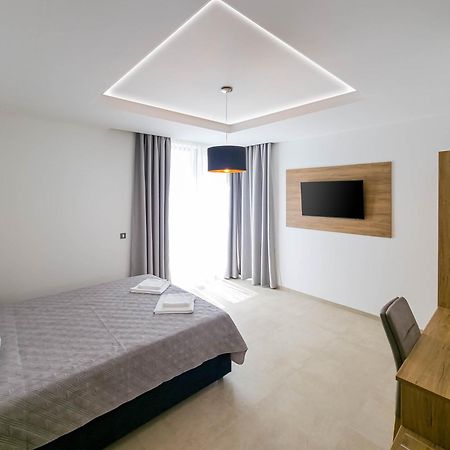 Maresole Beachfront Residence Poreč Kültér fotó