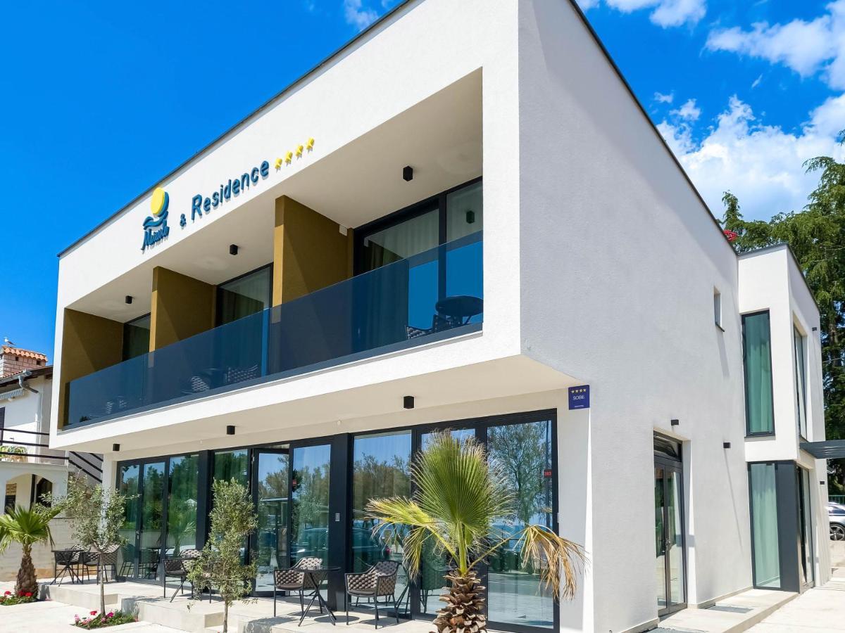 Maresole Beachfront Residence Poreč Kültér fotó