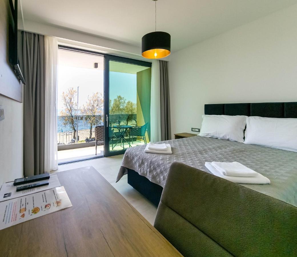 Maresole Beachfront Residence Poreč Kültér fotó