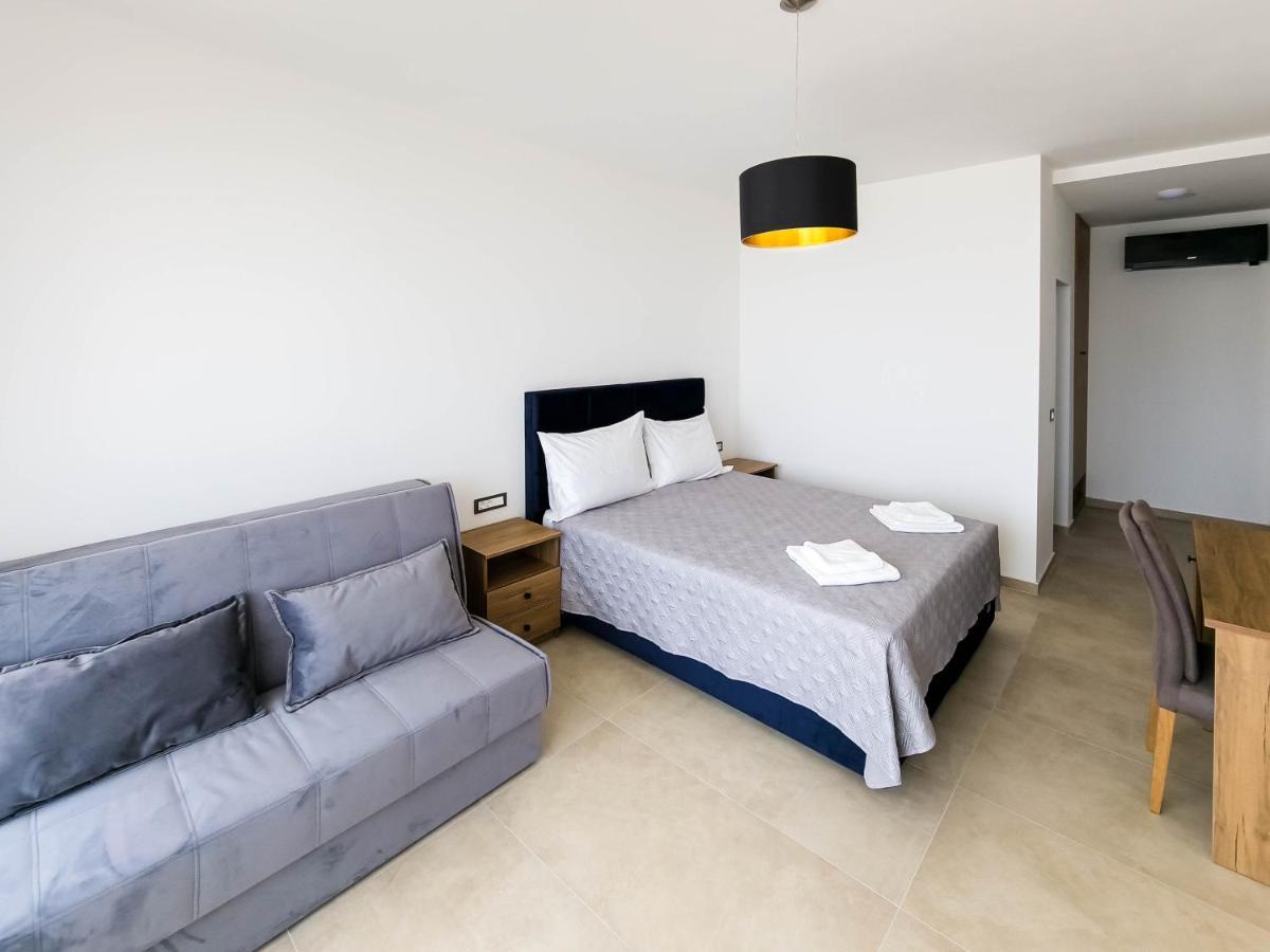 Maresole Beachfront Residence Poreč Kültér fotó